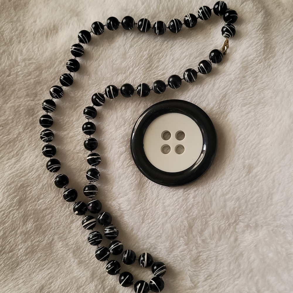 Vintage 80s 90s Black White Bead Necklace Plastic Button Brooch Pin Lot Prop‎